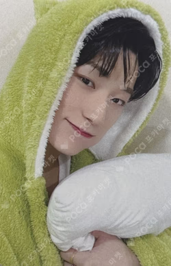 GOLDEN HOUR : Part.1 Hellolive shop LUCKY DRAW