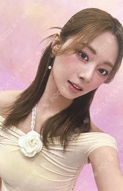 DIVE TOWER RECORDS LUCKY DRAW TZUYU photocard image