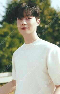 Highlight - 2023 SEASON’S GREETINGS (COTTON Ver.) MINI L-HOLDER & PHOTO CARD SET