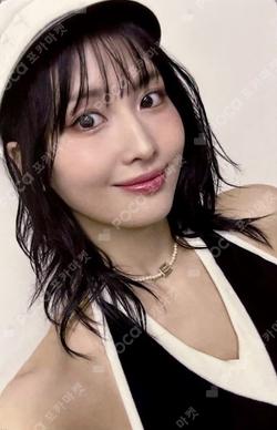 TWICE MOMO photocard image