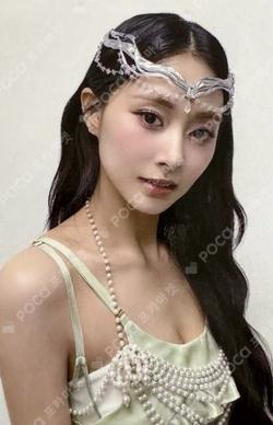 DIVE Member Solo Jacket Edition TZUYU photocard image