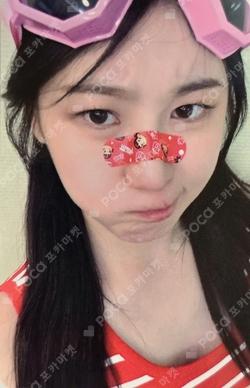 SHOWDOWN JUMP UP LEECHAEYEON photocard image