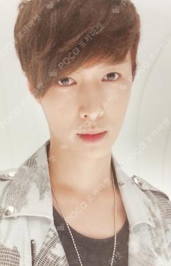 MAMA LAY photocard image