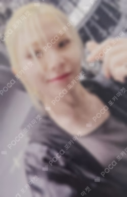 17 IS RIGHT HERE DEAR Ver. YIZHIYU LUCKY DRAW WOOZI photocard image