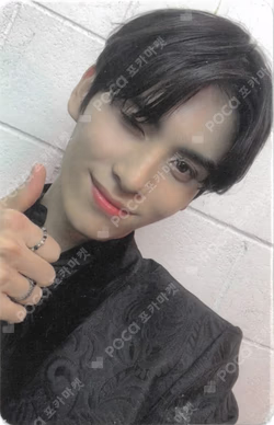 TURN OVER F Ver. YOO TAEYANG photocard image