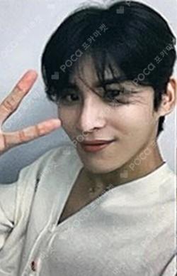 TURN OVER APPLEMUSIC YOO TAEYANG photocard image