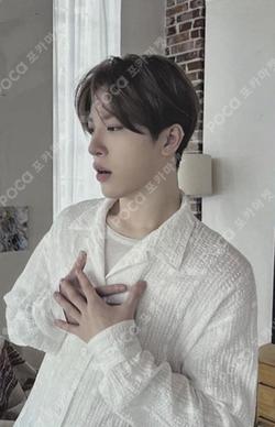 TREASURE 4th ANNIVERSARY MAGAZINE SO JUNG HWAN photocard image