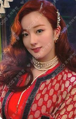 LOOK MYMUSICTASTE BoMi photocard image