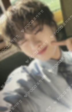 Sparkling Blue YIZHIYU LUCKY DRAW KYUNGMIN photocard image