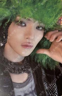 KING KONG / REVERSE WEVERSE JAPAN/YGEX OFFICIAL SHOP/MU-MO SHOP YOSHI photocard image