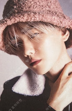 Privé Alliance BAEKHYUN photocard image