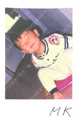 WE MUST LOVE POLAROID SET MINKYUN photocard image