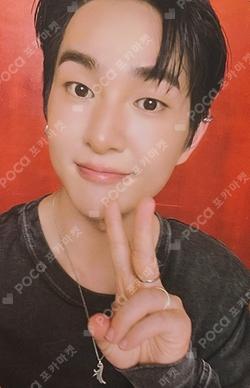 FLOW POP-UP STORE TRADING PHOTOCARD ONEW photocard image