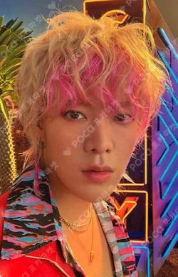 WALK SMTOWN GLOBAL SHOP Exclusive YUTA photocard image