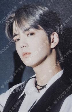 REVEAL Platform Ver. Moon Ver. YOUNGHOON photocard image
