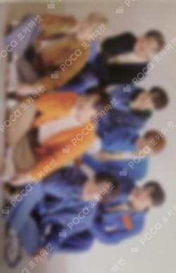 Yet to Come in BUSAN Zip-Up Hoodie Unit photocard image