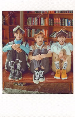 UNVEIL [Op.03 : I am YOU] POLAROID PHOTOCARD SET