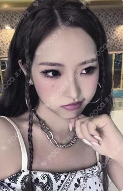 TTYL fromm store Olivia Hye photocard image