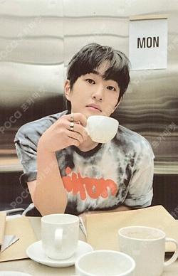 SHINee ONEW photocard image
