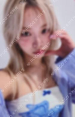 CRAZY UNIVERSAL KIM CHAEWON photocard image