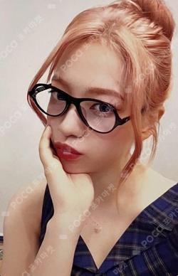 Red Velvet YERI photocard image