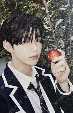 ZEROBASEONE ZHANG HAO photocard image