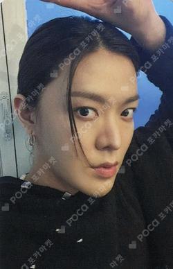 WALK YES24 YUTA photocard image