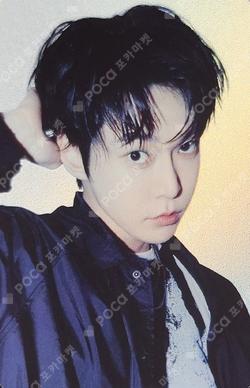 WALK : ON THE BEAT POSTCARD + HOLOGRAM PHOTO CARD SET DOYOUNG photocard image