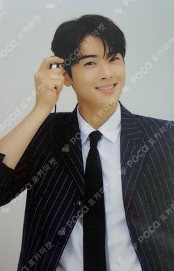 2023 SEASON’S GREETINGS TRADING CARD ChaEunwoo photocard image