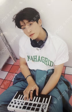 2023 SEASON’S GREETINGS TRADING CARD