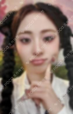 CRAZY WEVERSE JAPAN LUCKY DRAW HUH YUNJIN photocard image