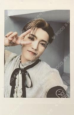 THE WORLD EP.PARADIGM TOWER RECORDS HONGJOONG photocard image