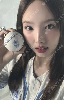 TWICE 9TH ANNIVERSARY POP-UP STORE [HOME 9ROUND] BASEBALL NAYEON photocard image
