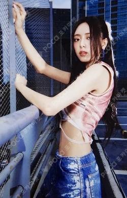 GOLD PLATFORM_NEMO VER. YUNA photocard image