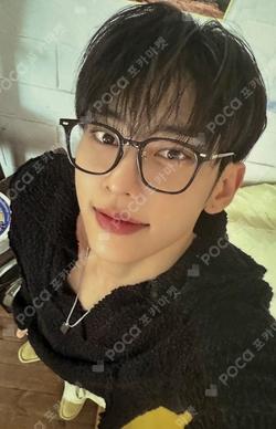 BORN LIKE THIS KIM DONG HYUN photocard image