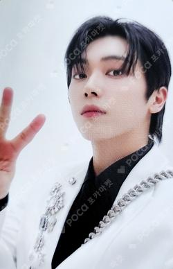 SPOTLIGHT IN SEOUL RANDOM PHOTOCARD & SCRATCHCARD SET