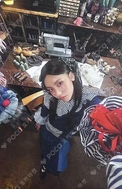 GOLD PLATFORM_NEMO VER. YEJI photocard image