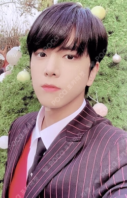 THE BOYZ FAN-CON THE FILM FESTIVAL PHOTOCARD HOLDER SET RED