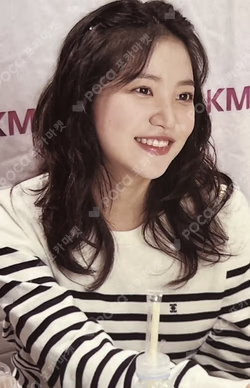 Red Velvet YERI photocard image
