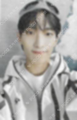 SECTOR 17 WEVERSE JAPAN LUCKY DRAW DK photocard image