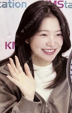 Red Velvet YERI photocard image