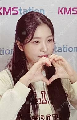 Red Velvet YERI photocard image