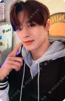 THE BOYZ POP-UP STORE THE AZIT ALBUM ACRYLIC BADGE & PHOTOCARD