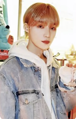 THE BOYZ POP-UP STORE THE AZIT TRADING CARD