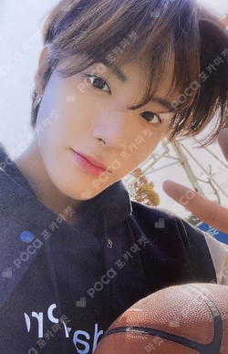 THE BOYZ POP-UP STORE THE AZIT TRADING CARD