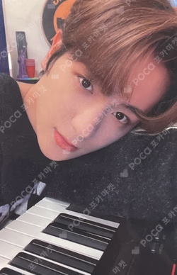 THE BOYZ POP-UP STORE THE AZIT RANDOM PEAK KEYRING & PHOTOCARD