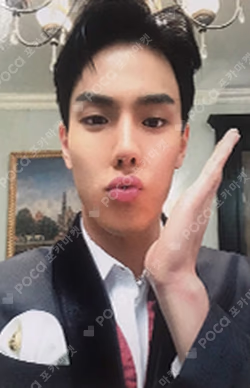 One Of A Kind KIT Ver. SHOWNU photocard image