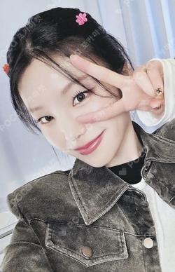 ITZY YEJI photocard image