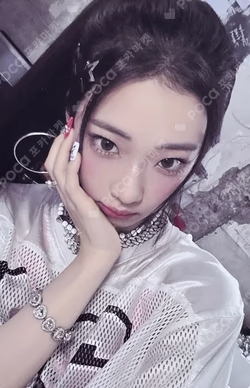 DRIP POP-UP STORE ALBUM PURCHASE BENEFITS RUKA photocard image