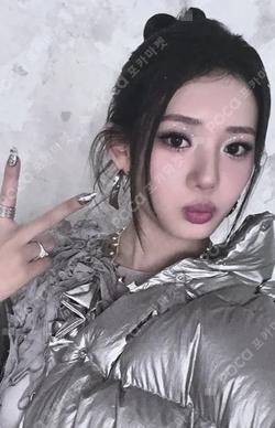 DRIP KTOWN4U LUCKY DRAW RORA photocard image